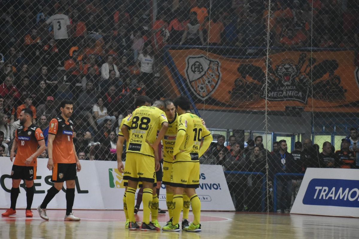 Joinville vence Carlos Barbosa e garante vaga na semifinal da LNF, futsal