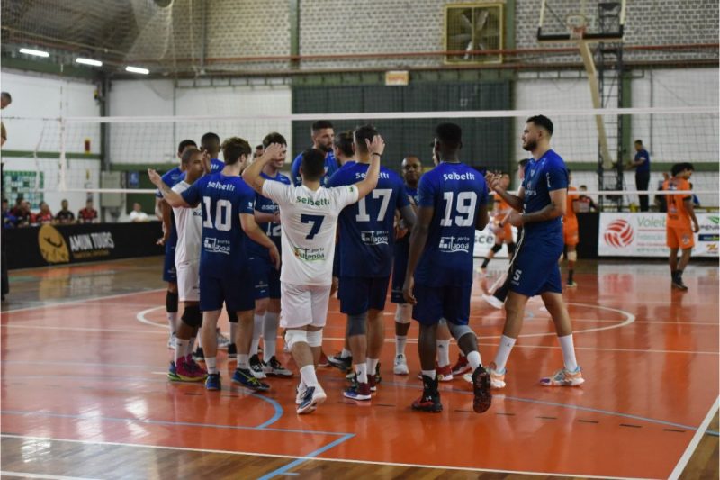 Estreia do Joinville V&ocirc;lei na Superliga C foi com vit&oacute;ria mai&uacute;scula sobre o Araraquara – Foto: F&aacute;bio Gon&ccedil;alves/Divulga&ccedil;&atilde;o/ND