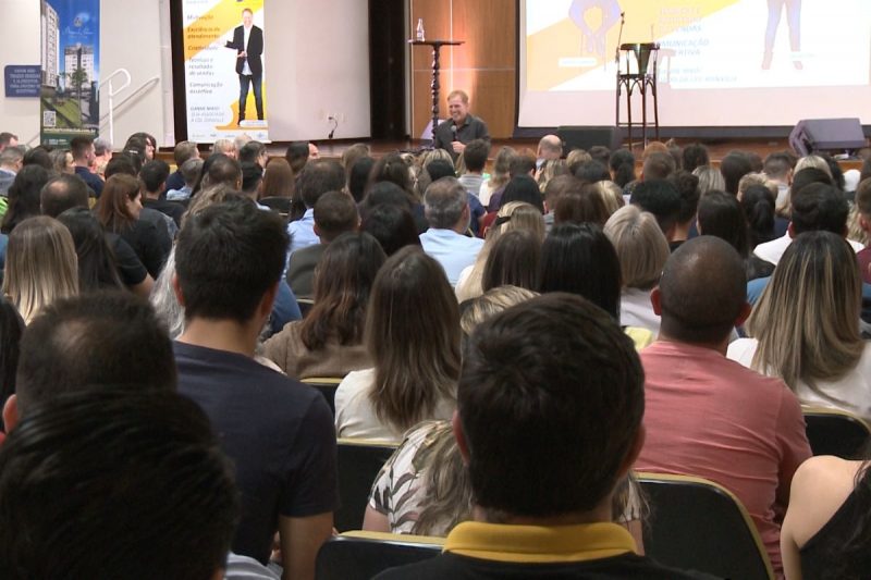 Nono encontro regional de vendas teve palestra de Ciro Bottini e reuniu mais de 600 pessoas – Foto: Marcelo Thomazelli/NDTV