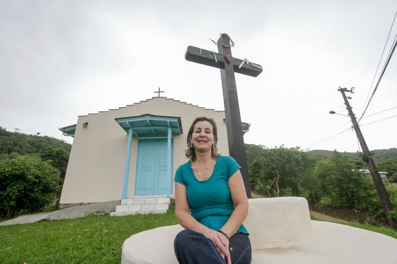 Dineia e a igreja do Sert&atilde;o do Ribeir&atilde;o: esfor&ccedil;o para manter a tradi&ccedil;&atilde;o – Foto: Leo Munhoz/ND