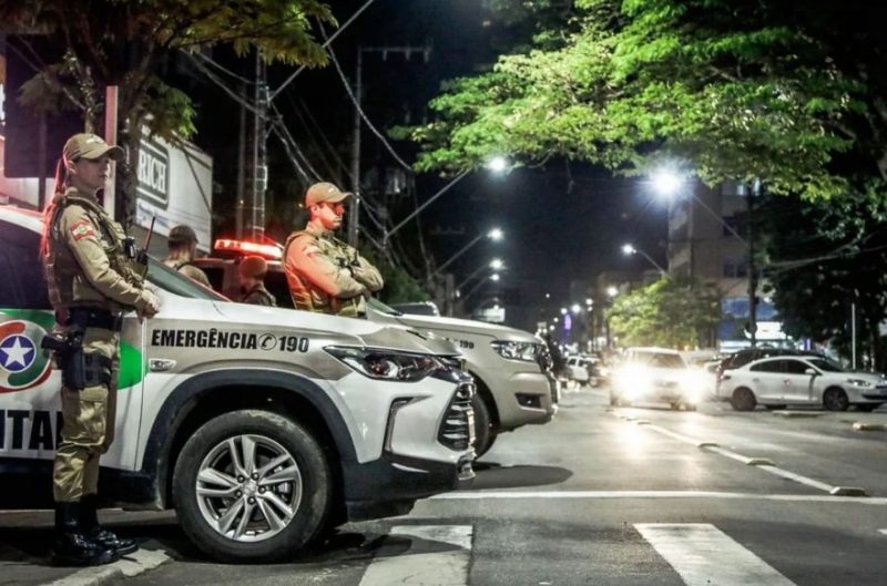 Polícia prendeu ladrão nas proximidades do supermercado furtado