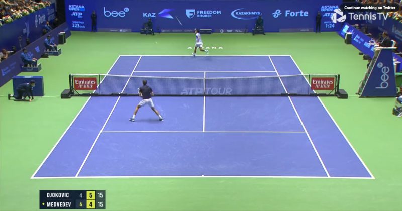 Djokovic erra lance e aremessa raquete na arquibancada