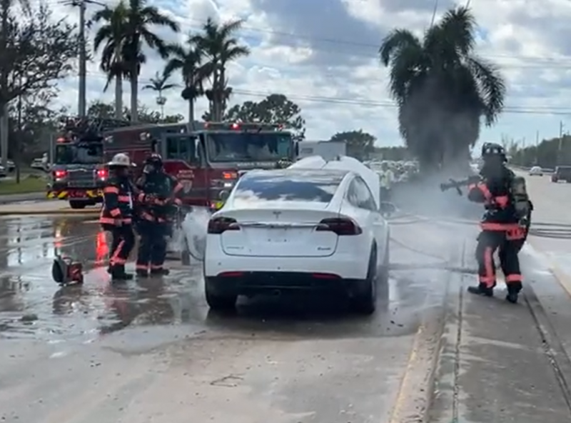 Segundo os bombeiros, desafios s&atilde;o in&eacute;ditos no pa&iacute;s – Foto: Reprodu&ccedil;&atilde;o/Twitter