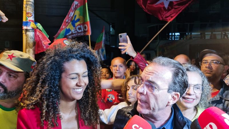 D&eacute;cio Lima (PT) discursou em carro de som no Centro da Capital – Foto: Felipe Carneiro/ND