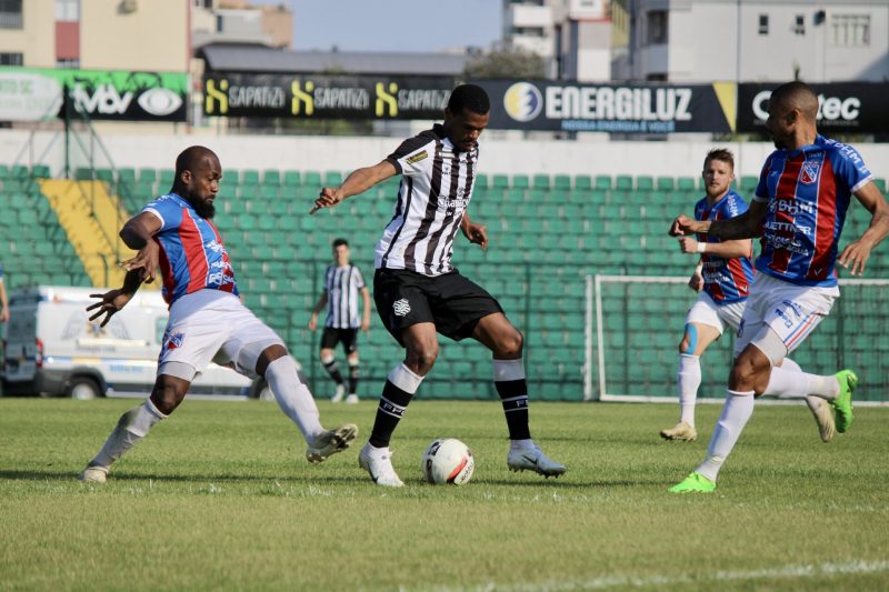 Figueirense fica apenas no empate com o Carlos Renaux na Copa SC – Foto: Patrick Floriani/FFC