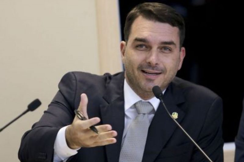 Fl&aacute;vio Bolsonaro fez a publica&ccedil;&atilde;o durante esta segunda-feira (31) – Foto: Wilson Dias/Ag&ecirc;ncia Brasil