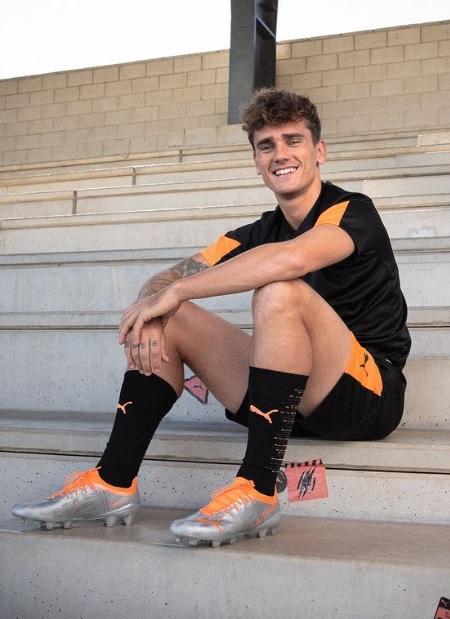 Antoine Griezmann foi alvo de protestos – Foto: Reprodu&ccedil;&atilde;o/Internet/ND