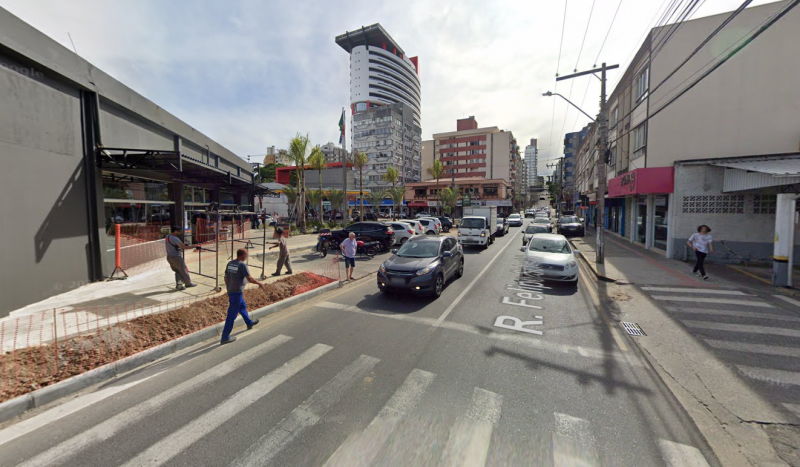 Homem &eacute; preso ap&oacute;s esconder pe&ccedil;as de carne dentro da cal&ccedil;a em supermercado de Crici&uacute;ma – Foto: Google Maps/Divulga&ccedil;&atilde;o