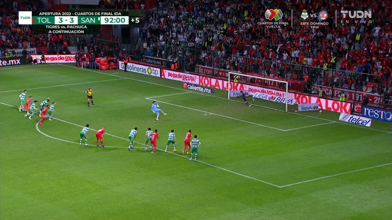 Tiago Volpi, ex-Figueirense, marca belo gol de pênalti