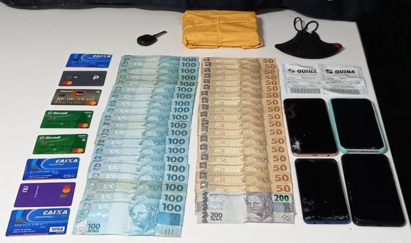 Dupla tenta dar golpe do bilhete premiado em idoso, mas acaba presa em Itaja&iacute; – Foto: Pol&iacute;cia Militar/Divulga&ccedil;&atilde;o/ND