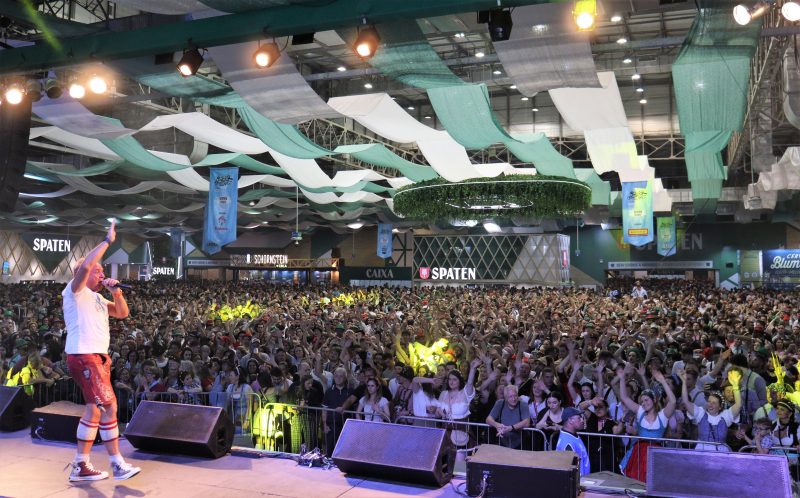 Oktoberfest Blumenau é suspensa por risco de enchente