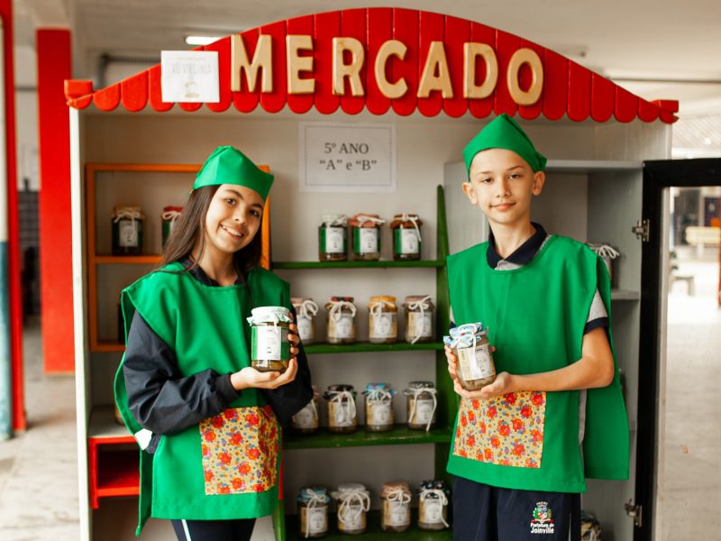 No quinto ano, o estudo de educa&ccedil;&atilde;o empreendedora rendeu cria&ccedil;&otilde;es de conserva chamada conserva “V&oacute; Virg&iacute;nia”- Foto: Leve Fotografia com Prop&oacute;sito