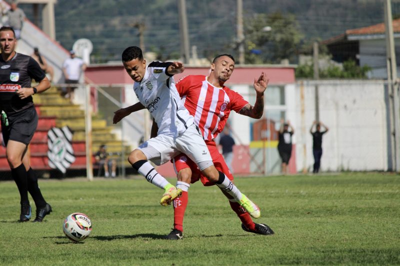 Figueirense perdeu para o Hercílio Luz no jogo de ida das semifinais da Copa SC