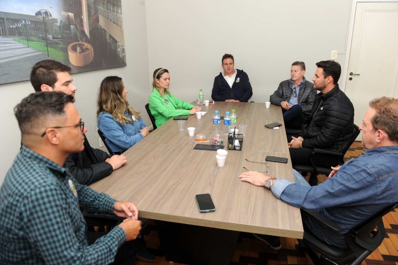 Encontro de lideran&ccedil;as de sete partidos em prol da reelei&ccedil;&atilde;o de Bolsonaro aconteceu em Crici&uacute;ma – Foto: Divulga&ccedil;&atilde;o/ND