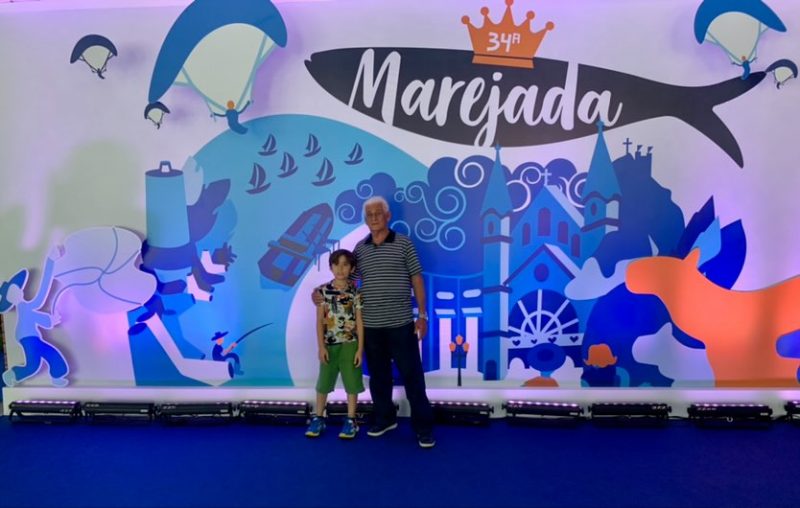 Ao lado da fam&iacute;lia, o vov&ocirc; aproveitou a Marejada – Foto: Amanda Bonatti/Arquivo pessoal/ND