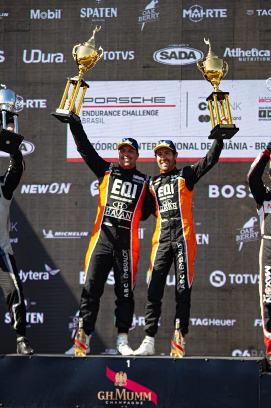 Luiz Razia e Carlos Renaux no pódio – Foto: Rafa Catelan/Growth Global