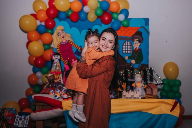 Luiza Amandio e sua filha Isabel, de 2 anos – Foto: Arquivo Pessoal/Divulga&ccedil;&atilde;o/ND