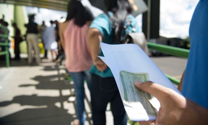 Movimento de eleitores na fila para vota&ccedil;&atilde;o no segundo turno das elei&ccedil;&otilde;es neste domingo (30) – Foto: Marcelo Camargo/Ag&ecirc;ncia Brasil/ND