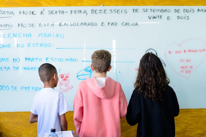 Aprendendo o português: estudantes estrangeiros participam de