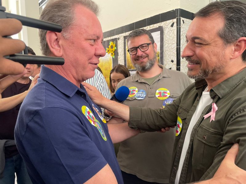 Prefeito de Tubar&atilde;o, Joares Ponticelli, demostrou apoio ao governador – Foto: Manu Veiga/NDTV