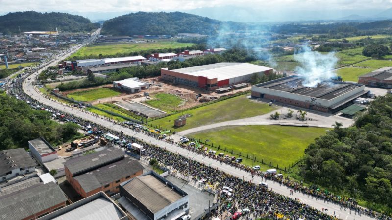 Motocarreata reuniu milhares de pessoas em Joinville – Foto: Carlos Jr/ND