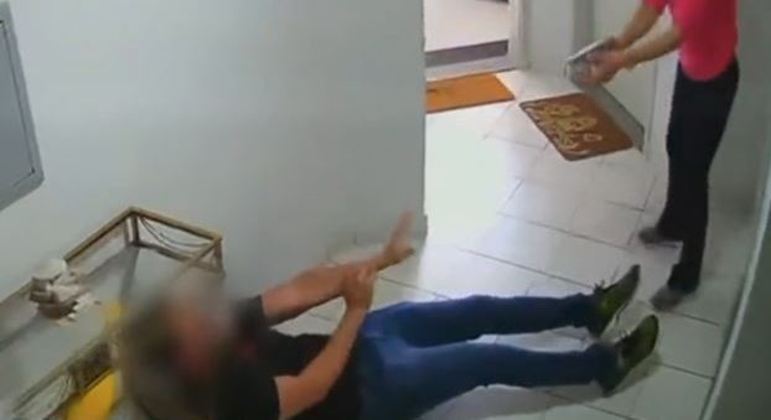 A&ccedil;&atilde;o foi flagrada por c&acirc;mera de seguran&ccedil;a de pr&eacute;dio em S&atilde;o Paulo – Foto: REPRODU&Ccedil;&Atilde;O/ND