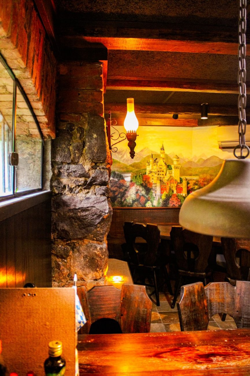 Ein deutsch inspirierter Keller wird zu einer Bar und einem Restaurant in Blumena – Disclosure/ND
