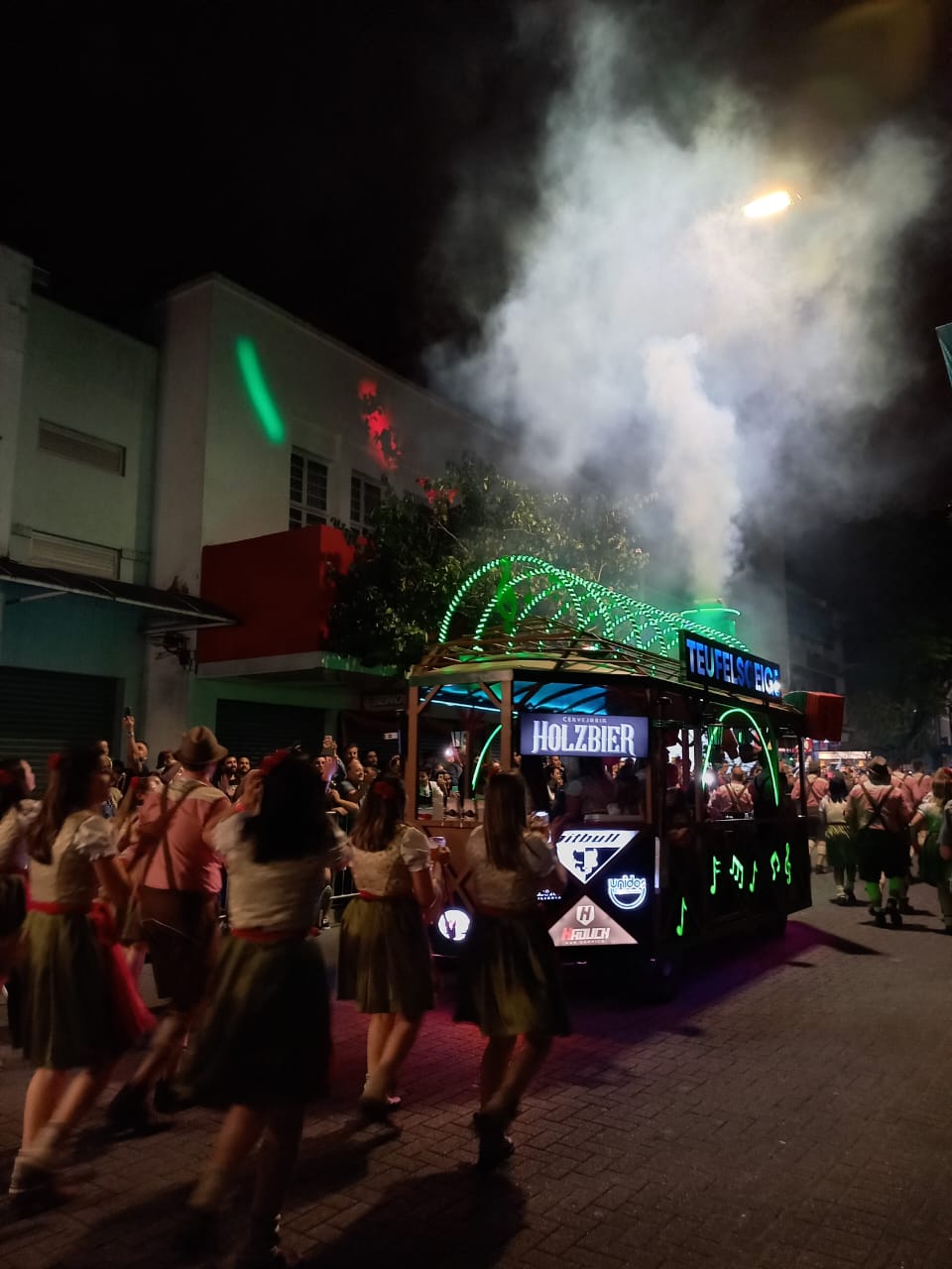 Fotos Começou Veja Como Foi O Primeiro Desfile Da 37ª Oktoberfest De Blumenau 1277