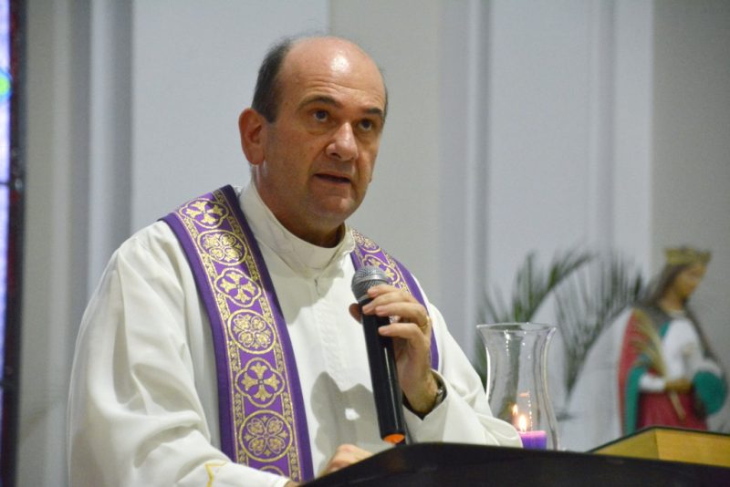 Padre Jo&atilde;o Bachmann, com 30 anos de sacerd&oacute;cio, &eacute; o p&aacute;roco da principal igreja de Indaial, no M&eacute;dio Vale – Foto: Divulga&ccedil;&atilde;o/ND
