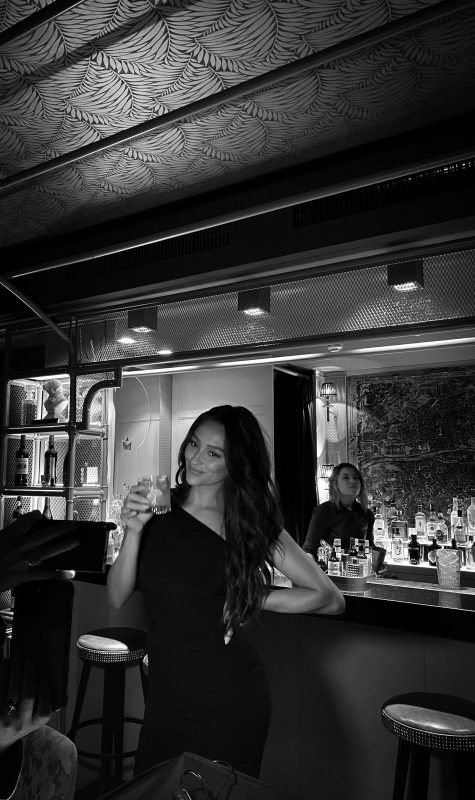 Shay Mitchell – Foto: PHOTO-2022-10-19-13-49-25 (2)