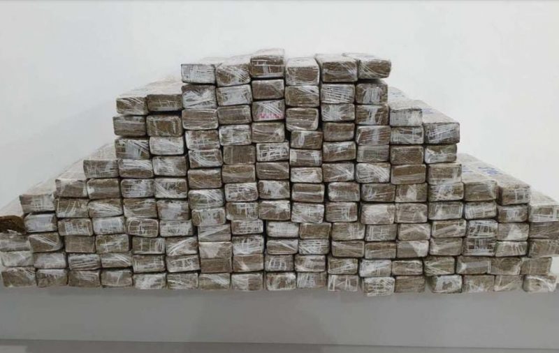 A droga foi encontrado no carro com o suspeito. &mdash; Foto: PRF/Reprodu&ccedil;&atilde;o/ND