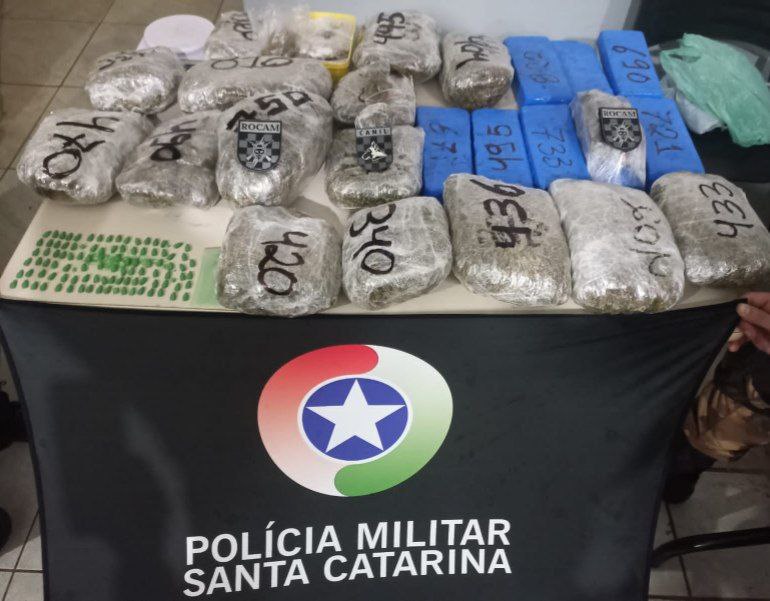 More than 13 kg of marijuana and 100 ecstasy tablets were seized.  – Photo: Military Police/North Dakota