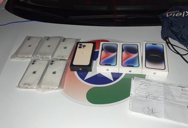 Nine cell phones, valued at R$40,000, were seized.  — Photo: Military Police/ND