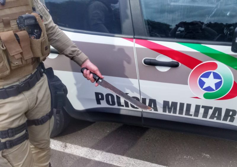 Pol&iacute;cia Militar apreendeu o fac&atilde;o. – Foto: Pol&iacute;cia Militar/Divulga&ccedil;&atilde;o/ND