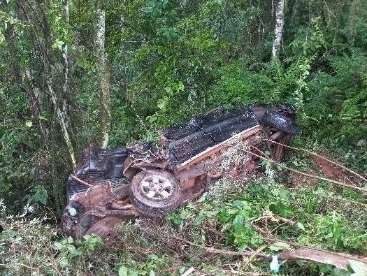 Homem morreu ap&oacute;s grave acidente de tr&acirc;nsito. – Foto: Pol&iacute;cia Militar/Divulga&ccedil;&atilde;o/ND