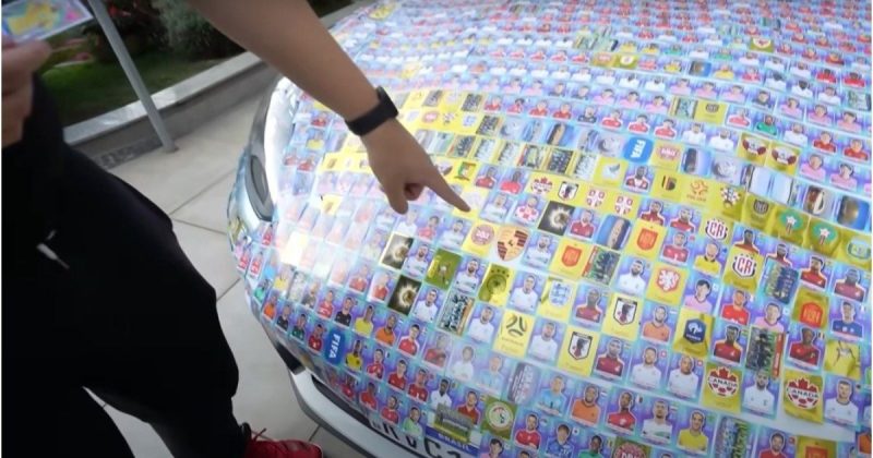 Porsche de influenciador totalmente preenchido com figurinhas da Copa do Mundo de 2022 – Foto: Reprodu&ccedil;&atilde;o