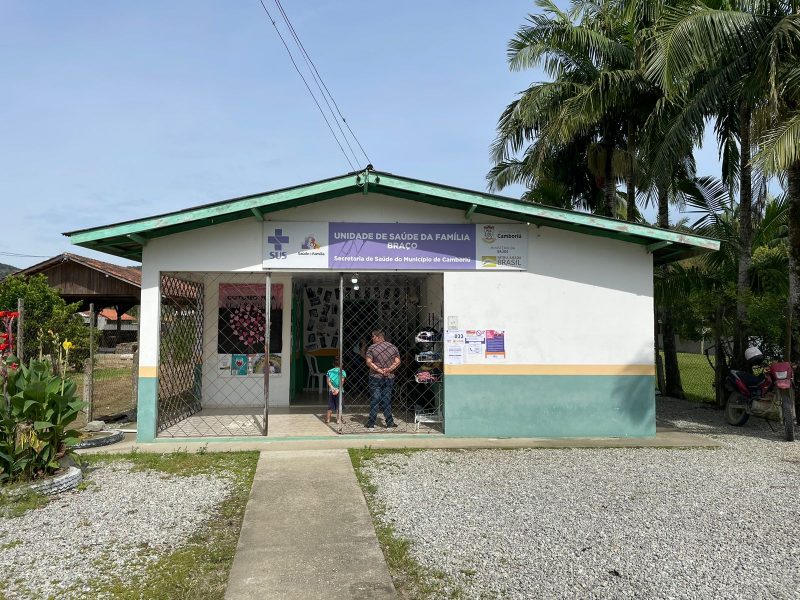 Posto de Sa&uacute;de do Bra&ccedil;o, um dos menores locais de vota&ccedil;&atilde;o, n&atilde;o registrava filas no in&iacute;cio da manh&atilde; – Foto: Kassia Salles/ND