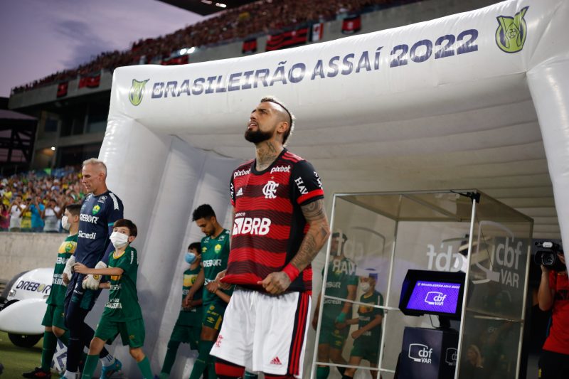 Vidal durante jogo do Flamengo no Campeonato Brasileiro