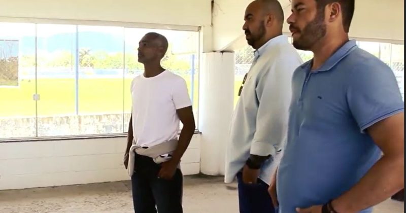 Romário visita estrutura de time de Santa Catarina