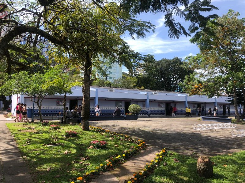 Instituto Estadual de Educa&ccedil;&atilde;o &eacute; um dos principais locais de vota&ccedil;&atilde;o em Florian&oacute;polis – Foto: Ada Bahl/ND