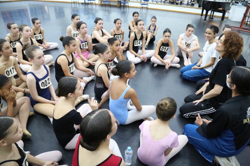 O curso tem dura&ccedil;&atilde;o de oito anos e, em m&eacute;dia, as crian&ccedil;as permanecem 6 horas por dia na Escola, entre atividades da grade curricular e ensaios&nbsp;– Foto: Escola do Teatro Bolshoi/Divulga&ccedil;&atilde;o