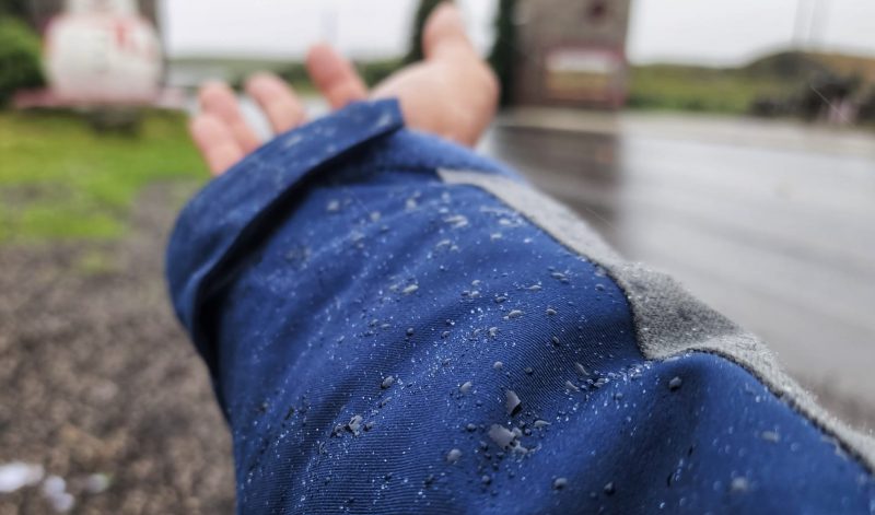 Em S&atilde;o Joaquim, moradores registraram chuva congelada por volta das 6h50 da manh&atilde; desta ter&ccedil;a-feira. – Foto: Mycchel Legnaghi/S&atilde;o Joaquim Online