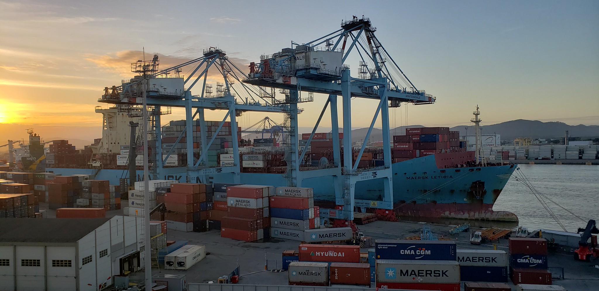 V DEO APM Terminals continuar opera es no Porto de Itaja at