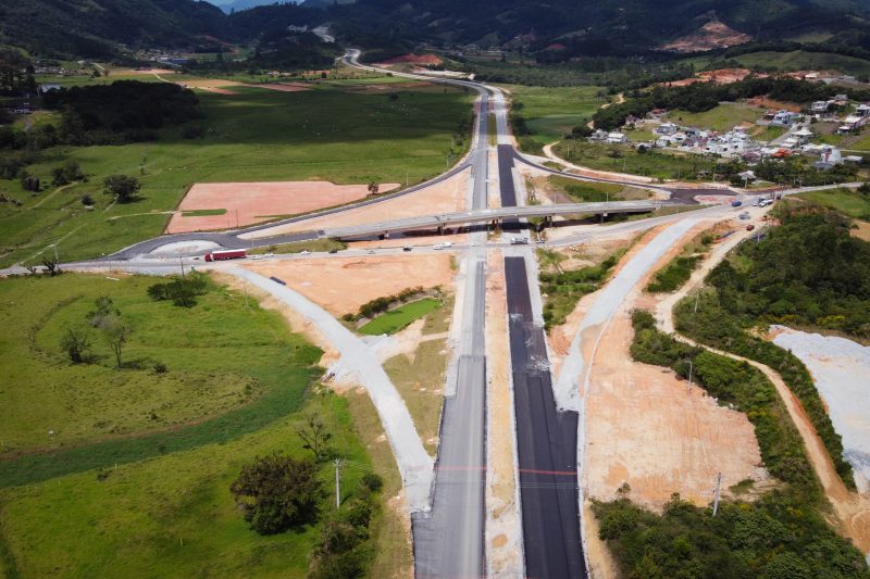 Trecho fica interrompido entre Bigua&ccedil;u e Governador Celso Ramos nesta ter&ccedil;a-feira&nbsp;– Foto: Divulga&ccedil;&atilde;o/Arteris/ND