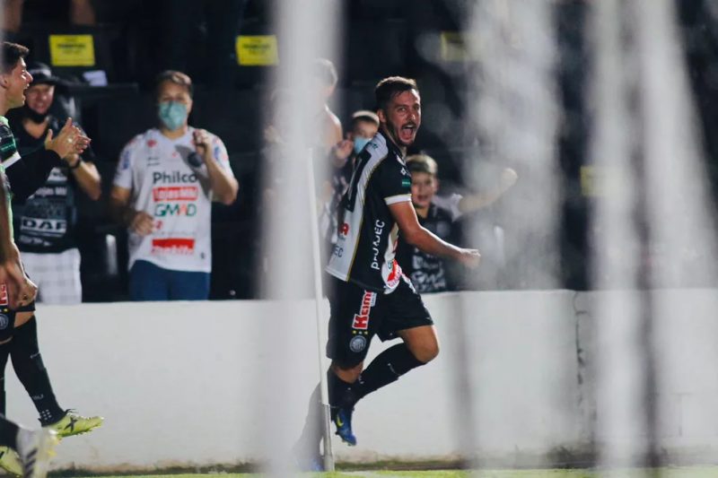 Giovanni Pavani estava no Oper&aacute;rio-PR – Foto: Andr&eacute; Jonsson/OFEC/ND