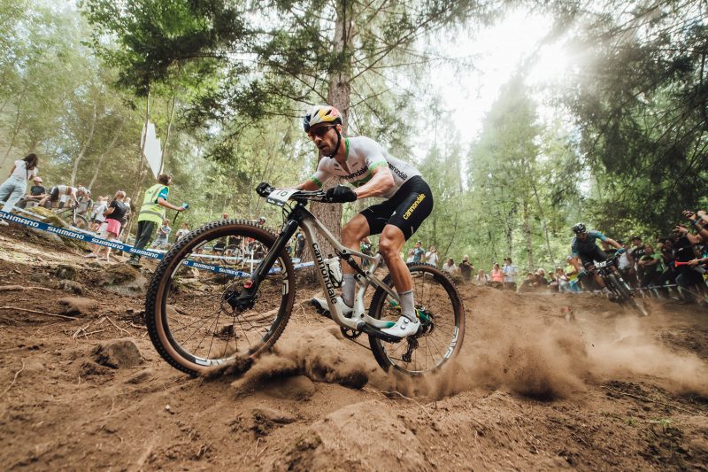 Na vibe Gravel: Henrique Avancini na UCI XCO World Cup que rolou em setembro no Vale de Sole, na It&aacute;lia – Foto: Bartek Wolinski/ Red Bull Content Pool