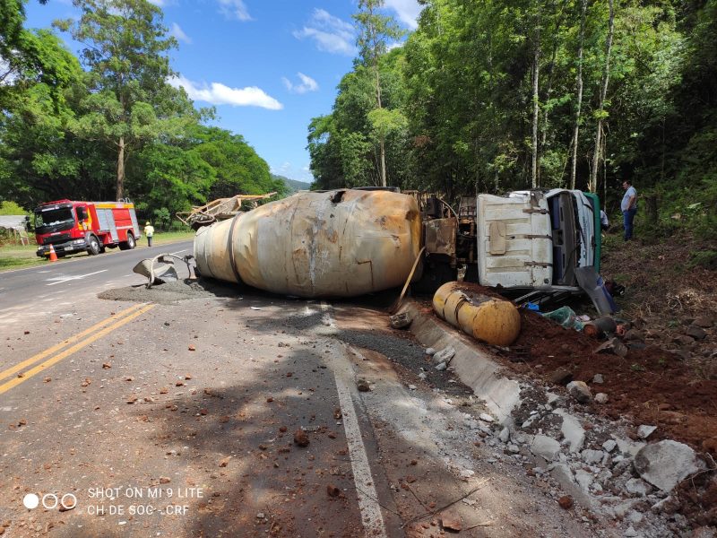 Acidente aconteceu em Coronel Freitas/SC – Foto: Corpo de Bombeiros/ND