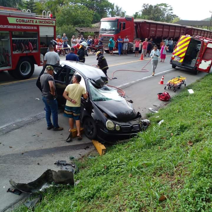 Motorista estava no carro. – Foto: Foto: Reprodu&ccedil;&atilde;o/Internet/ND