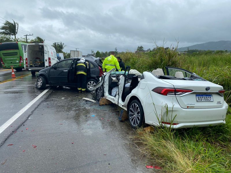 Acidente aconteceu neste s&aacute;bado (26) – Foto: Bombeiros Volunt&aacute;rios de Ilhota/Divulga&ccedil;&atilde;o/ND