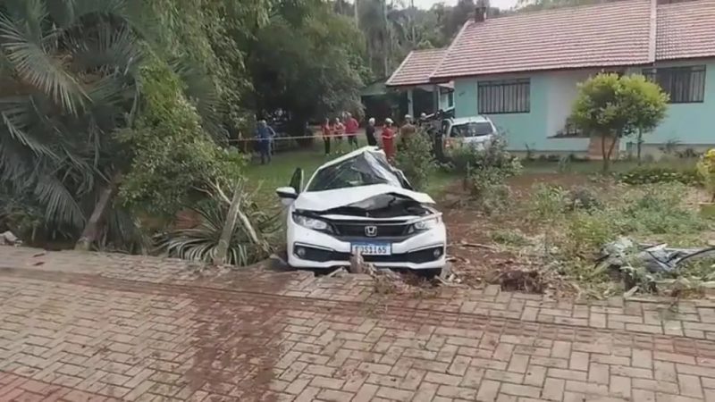 Acidente grave mata m&atilde;e, filho de 7 anos e av&oacute; em Pato Branco (PR) – Foto: Abel Silv&eacute;rio/Olho Vivo Paran&aacute;/ND